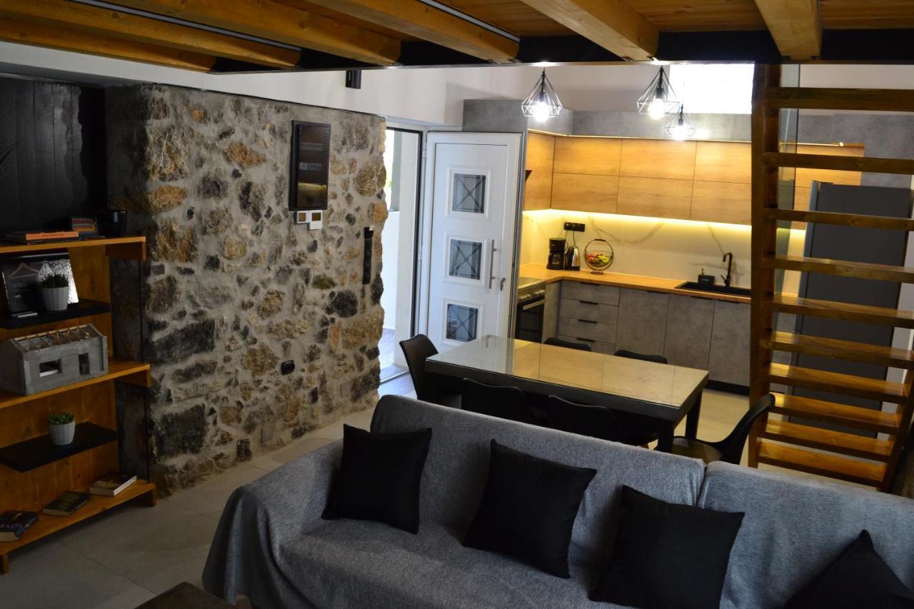 Fontana Leone Apartment Spilion Exterior photo